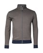 Kaufen Sie Baileys Strickjacke mit gestreiftem Reißverschluss 100% Baumwoll-Jacquard-Gewebe Hellbraun für nur 129,95 € bei Henk ter Horst fashion